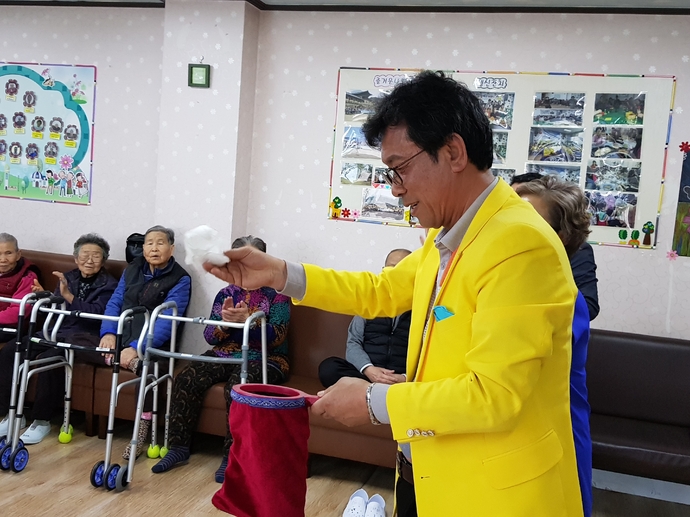 이석화 추진위원장 마술쇼